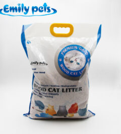 Emily-pets-pine-cat-litter-with-handle